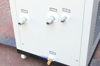 為什么有些用戶使用工業(yè)冷水機(jī)時(shí)很費(fèi)電？